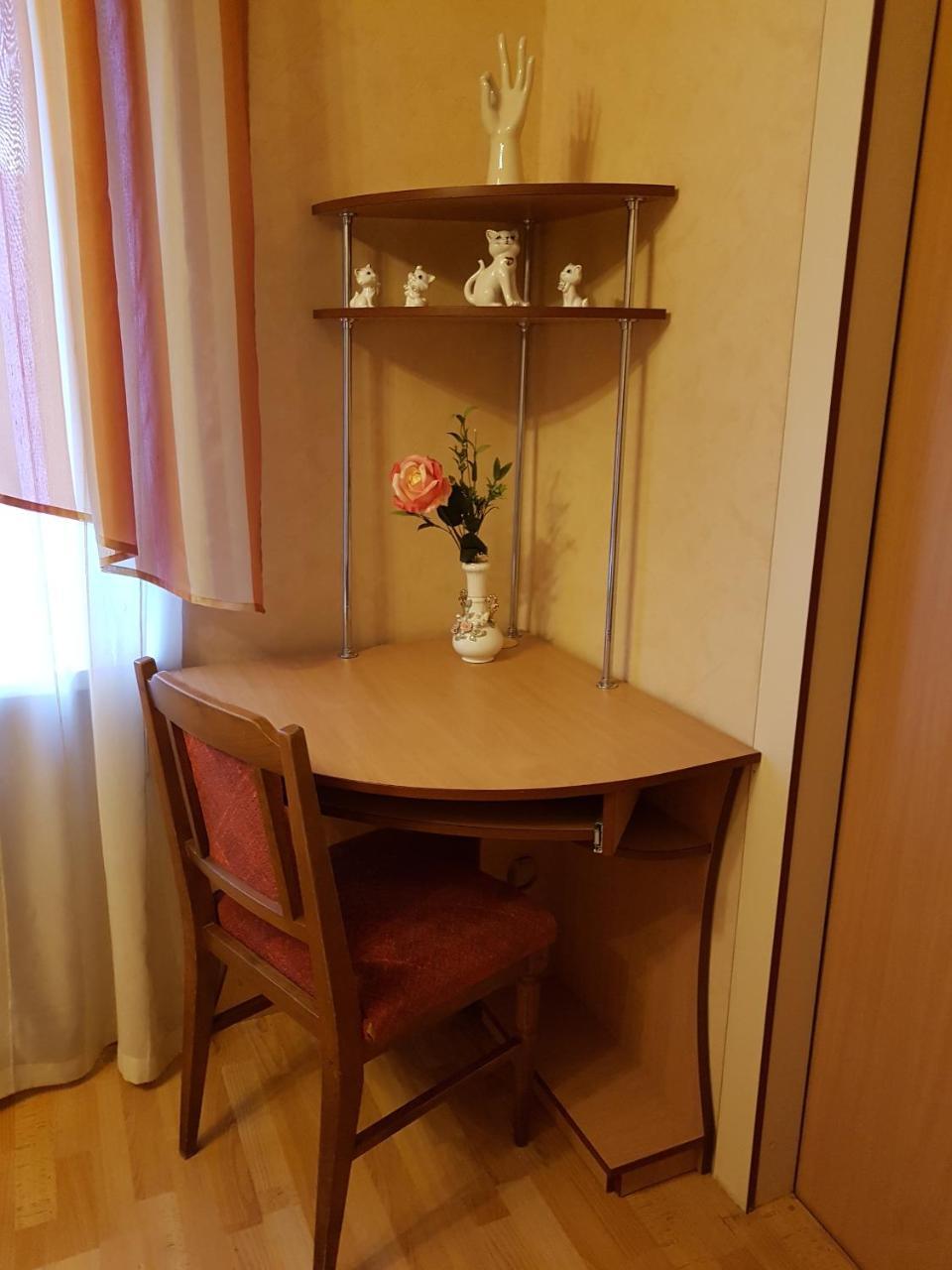 Roses Apartment In The City Center チェルニーヒウ エクステリア 写真